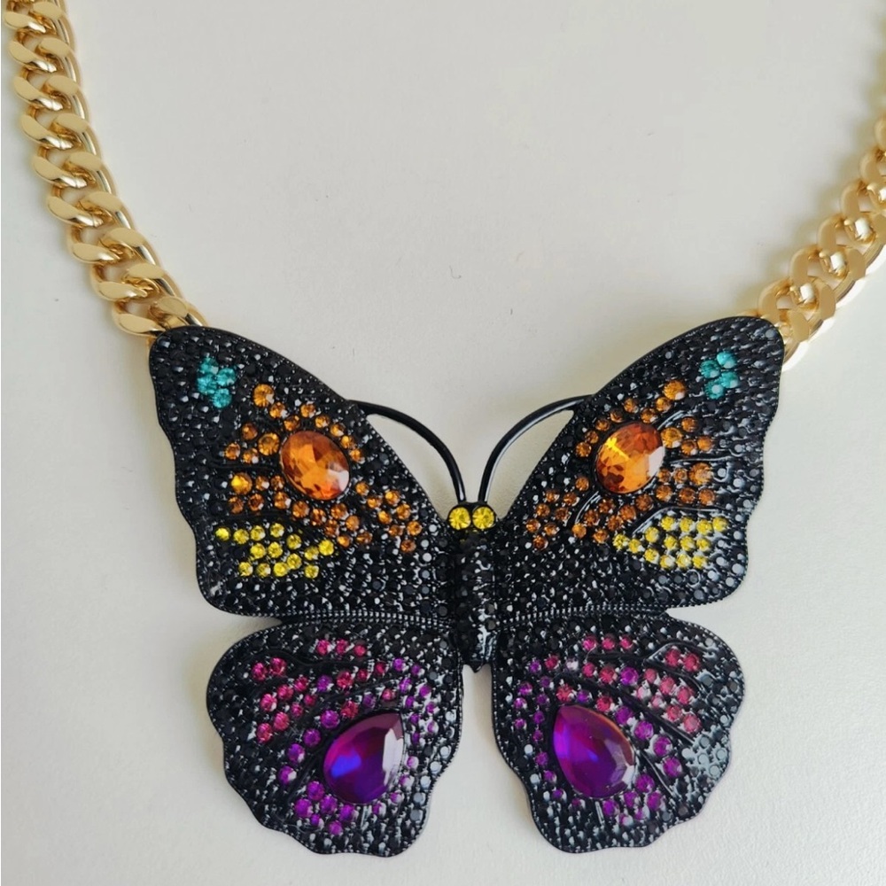 NWT ⚜️🖤⚜️ Betsey Johnson Gorgeous Butterfly Gem Necklace - Picture 5 of 12
